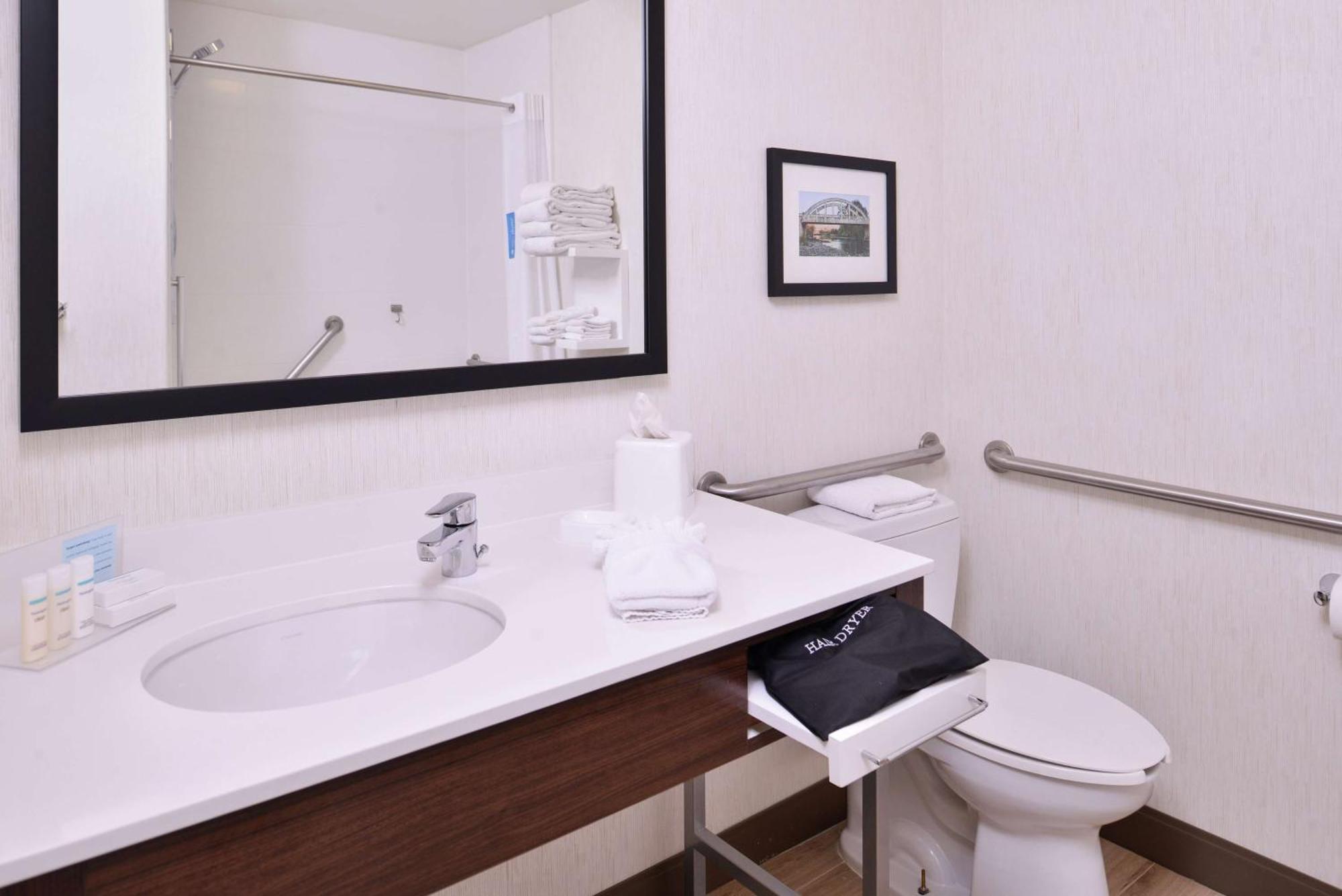 Queen Room with Two Queen Beds - Mobility Access/Non-Smoking