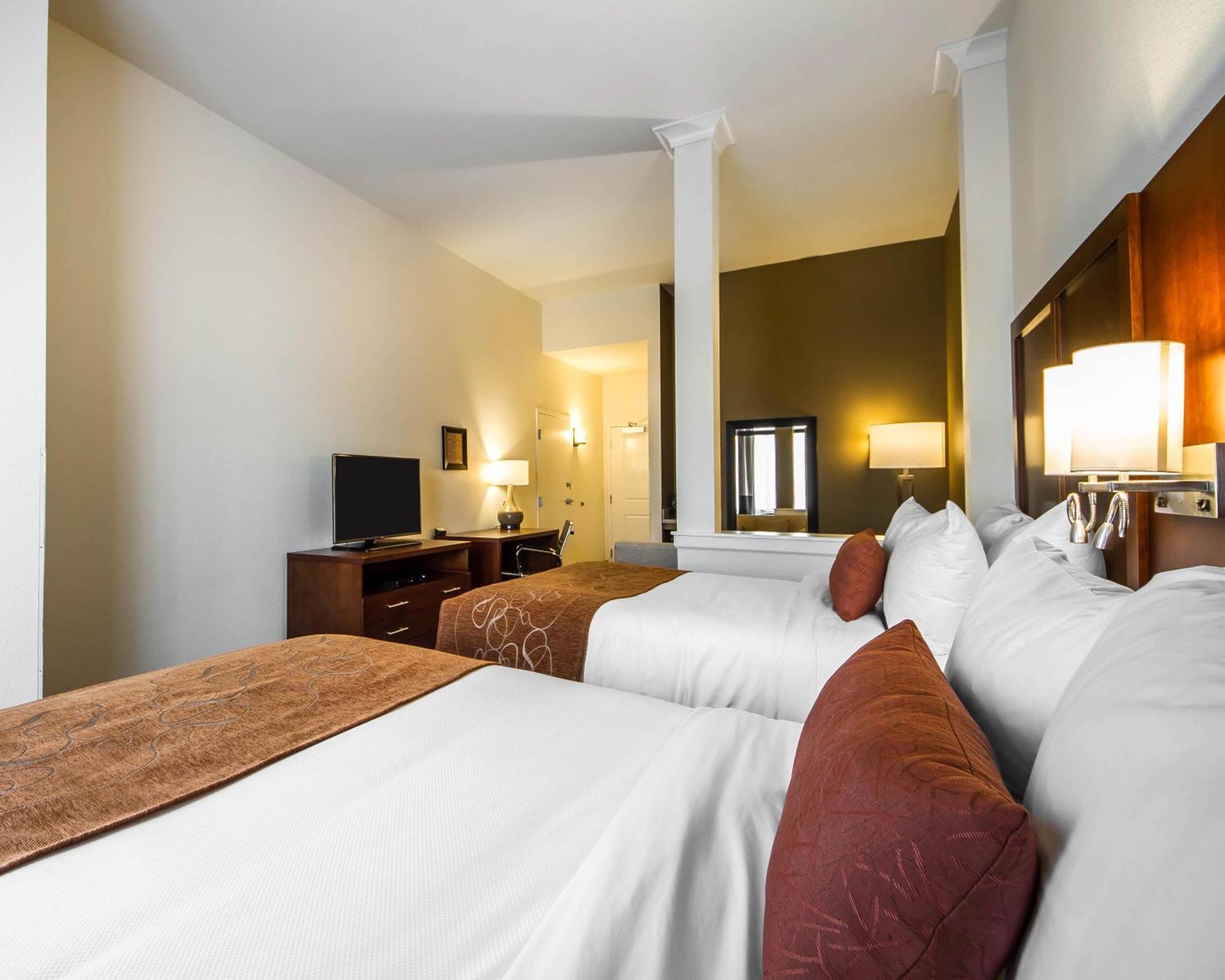 Suite Two Double Beds Accessible or Non-Smoking,1276797865:JPEG