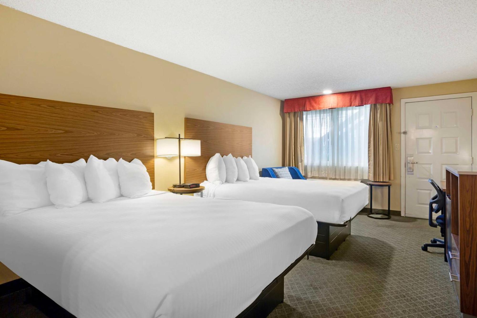 Queen Room Two Queen Beds Bath Tub Disability Access or Non-Smoking,1622181449:JPEG